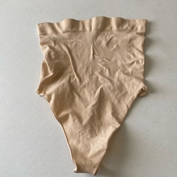 NEW SKIMS Seamless Sculpt High Waisted-Thong Sand  Size 2XL - Picture 5 of 8